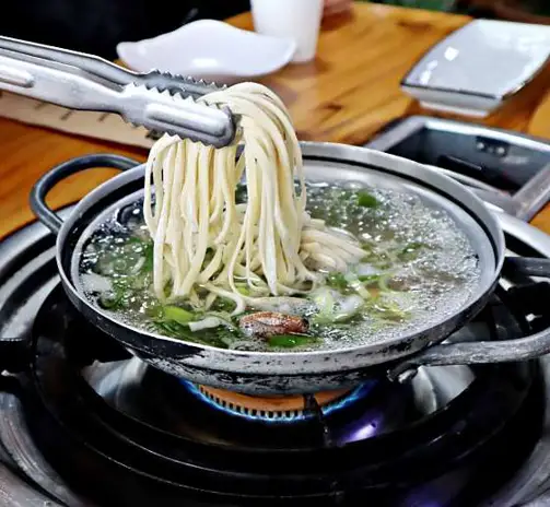 윤숙이네우리밀칼국수 대부도본점