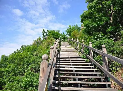 영인산